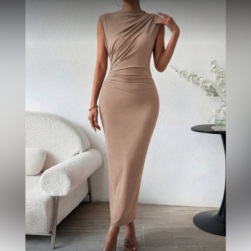 Elegant Black Sleeveless Draped Bodycon Maxi Dress - Picture 9 of 16